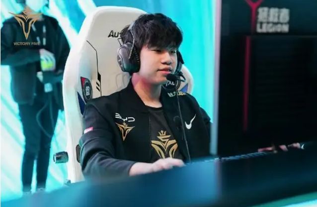 不同于深沉 不同于深沉